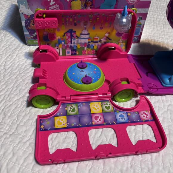 Gabby's Dollhouse Sprinkle Party Bus *****BUS ONLY****** - Picture 4 of 8